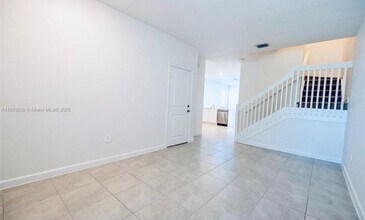 24587 SW 119th Pl in Princeton, FL - Foto de edificio - Building Photo