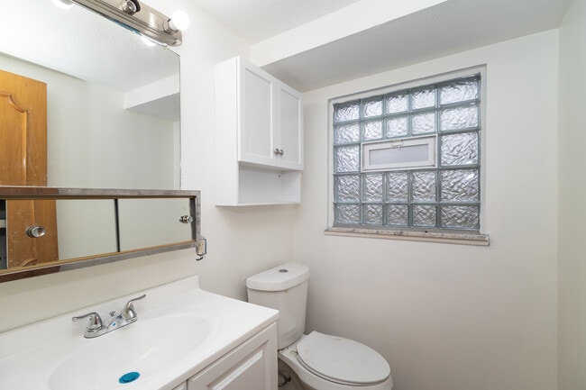 18716 Restor Ave in Cleveland, OH - Building Photo - Building Photo