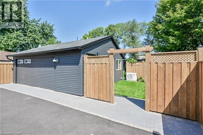 43 Mahony Ave in Hamilton, ON - Building Photo - Building Photo