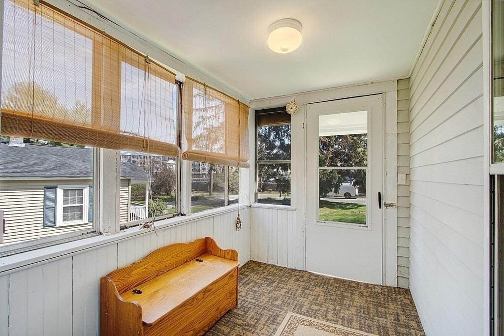 367 Whalom Rd in Lunenburg, MA - Building Photo