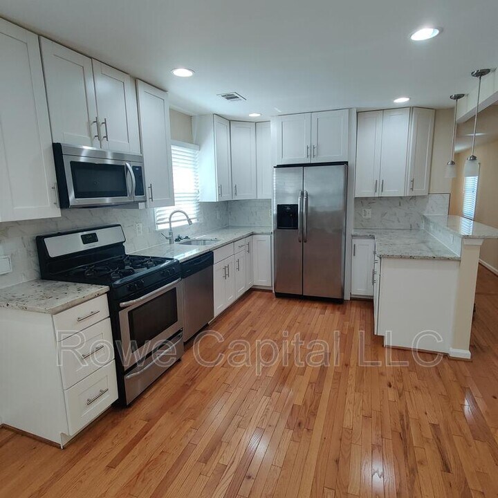 2931 Stanton Rd SE in Washington, DC - Building Photo