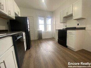 1375 Commonwealth Ave, Unit 7 in Boston, MA - Foto de edificio - Building Photo