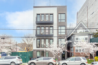 3405 Farragut Rd in Brooklyn, NY - Foto de edificio - Building Photo