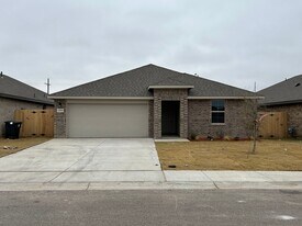 7300 White Clf Rd in Odessa, TX - Building Photo