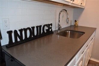 27 Bostwick Arms in New Milford, CT - Building Photo - Building Photo