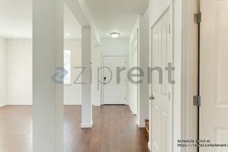 1521 50th St NE in Auburn, WA - Foto de edificio - Building Photo