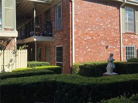 7920 Rockwood Ln in Austin, TX - Building Photo