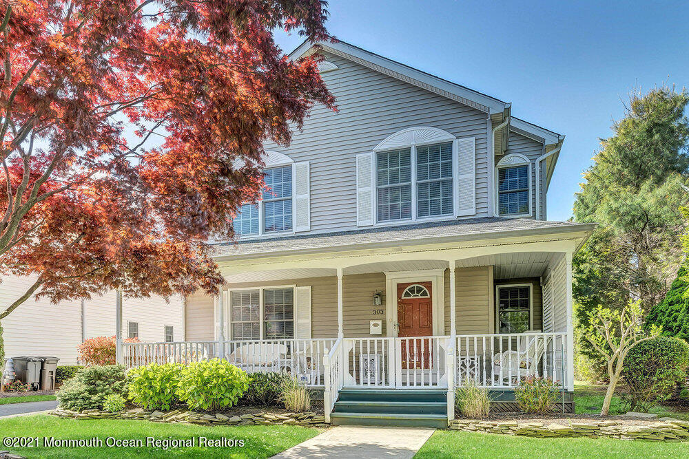 303 Salem Ave in Spring Lake, NJ - Building Photo