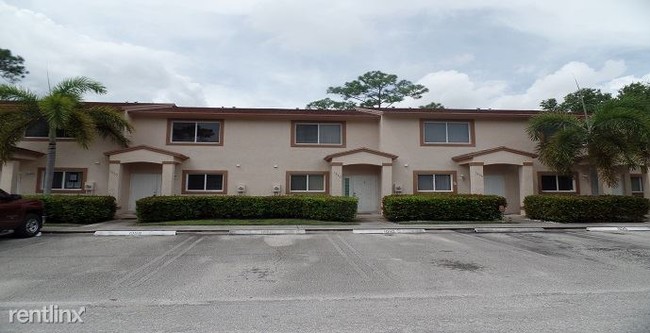 1505 Lakeview Dr E-Unit -Unit 100 in Royal Palm Beach, FL - Building Photo - Building Photo