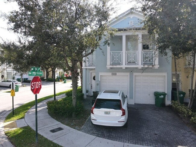 11400 NW 75th Terrace in Medley, FL - Building Photo - Building Photo