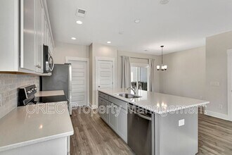 7811 Park Gate Dr in North Charleston, SC - Building Photo - Building Photo