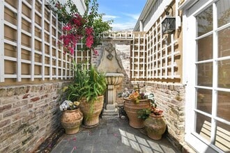 2833 Orange Tree Cir N in Palm Harbor, FL - Foto de edificio - Building Photo