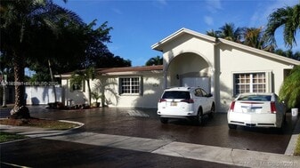 17050 NW 81st Ave in Hialeah, FL - Building Photo