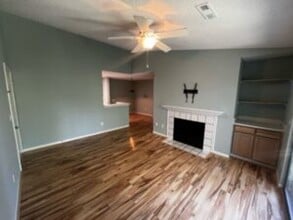 2011 N Hwy 17 in Mount Pleasant, SC - Building Photo - Building Photo