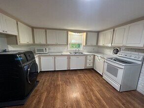 2 Bow St in Plainville, MA - Building Photo - Building Photo