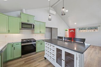 3208 W 80th St in Inglewood, CA - Building Photo - Building Photo