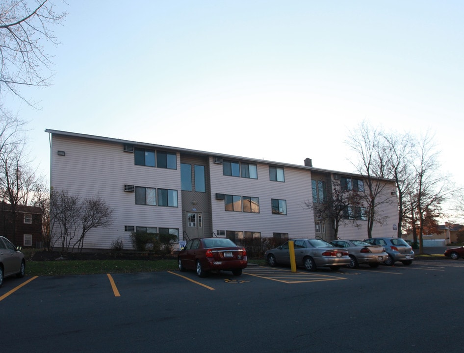 Brook Manor Apartment Homes in Syracuse, NY - Foto de edificio