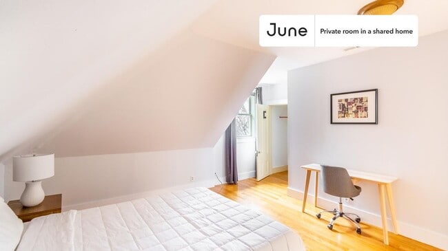 Private bedroom in 5 bed/2.5 bath Home in Boston, MA - Building Photo - Building Photo