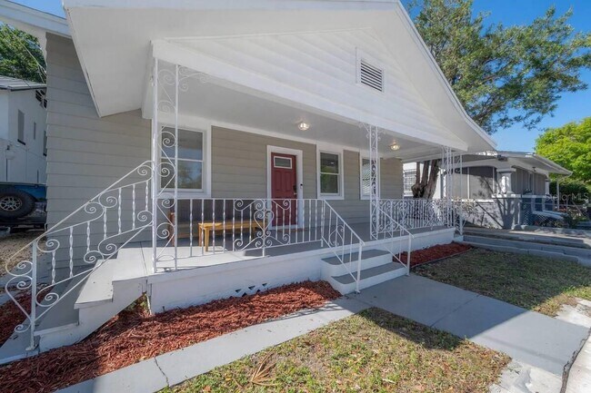 1201 E Columbus Dr