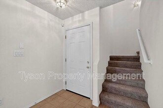 8001 Vinemont Pl NW in Albuquerque, NM - Building Photo - Building Photo