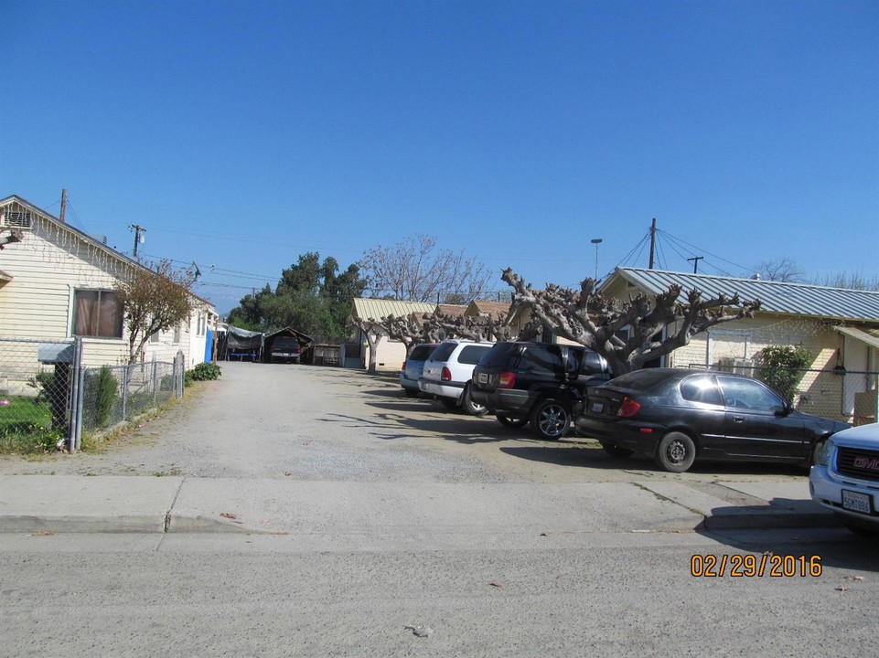 276-280 S A St in Porterville, CA - Foto de edificio