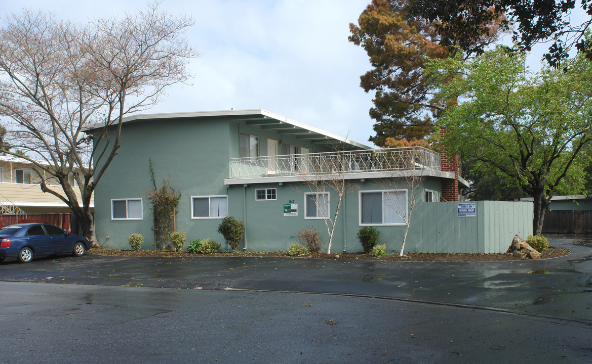 1047 Rich Ave in Mountain View, CA - Building Photo