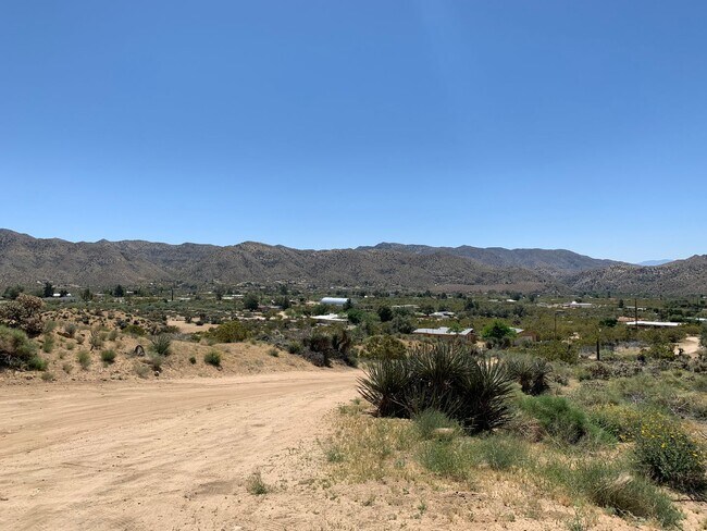 8650 Abeland Rd in Morongo Valley, CA - Building Photo - Building Photo