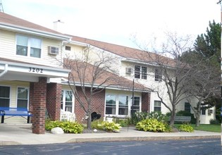 Quail Run in East Troy, WI - Foto de edificio - Building Photo