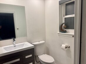 238 Lakeview Dr in Palmdale, CA - Building Photo - Building Photo