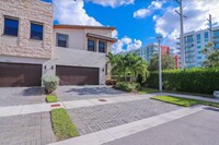 10590 NW 78th Ter in Doral, FL - Building Photo - Building Photo