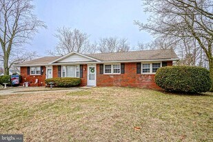 10 Garfield Ave in Gloucester Township, NJ - Building Photo