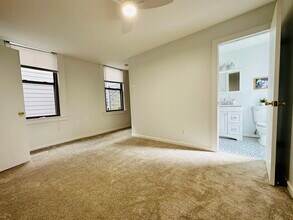 982 Hatch St, Unit Mt Adams 1 Bedroom in Cincinnati, OH - Building Photo - Building Photo