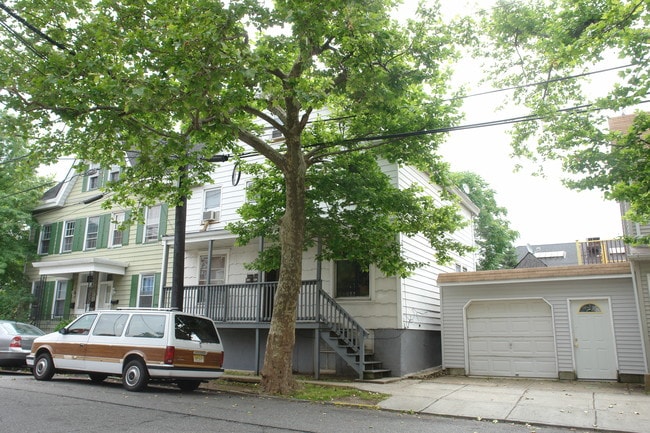 358 Mechanic St in Perth Amboy, NJ - Foto de edificio - Building Photo