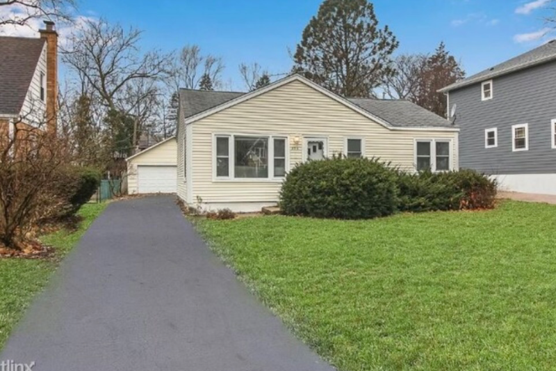 4342 Washington St in Downers Grove, IL - Building Photo