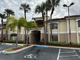 815 Boynton Beach Blvd in Boynton Beach, FL - Building Photo