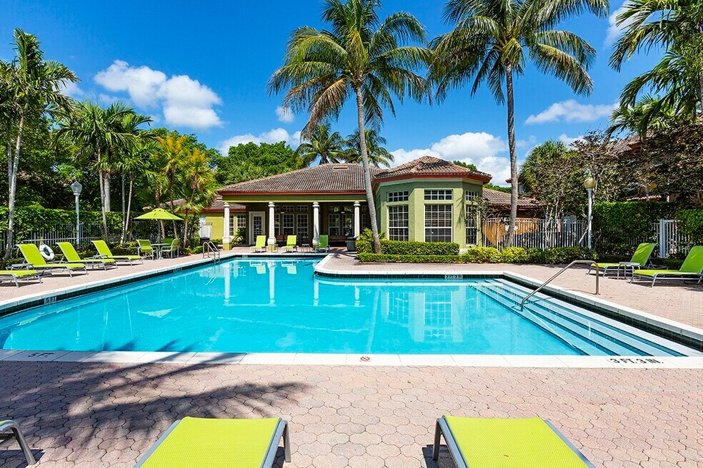 Delray Bay Apartments in Delray Beach, FL - Foto de edificio