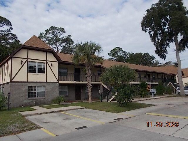 property at 3013 Sir Hamilton Cir