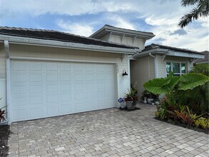 16542 Crescent Beach Way in Bonita Springs, FL - Foto de edificio - Building Photo