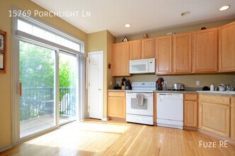 15769 Porchlight Ln in Eden Prairie, MN - Building Photo - Building Photo