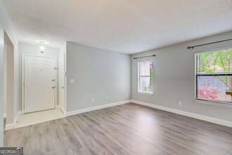 1603 Huntingdon Trail in Sandy Springs, GA - Building Photo - Building Photo