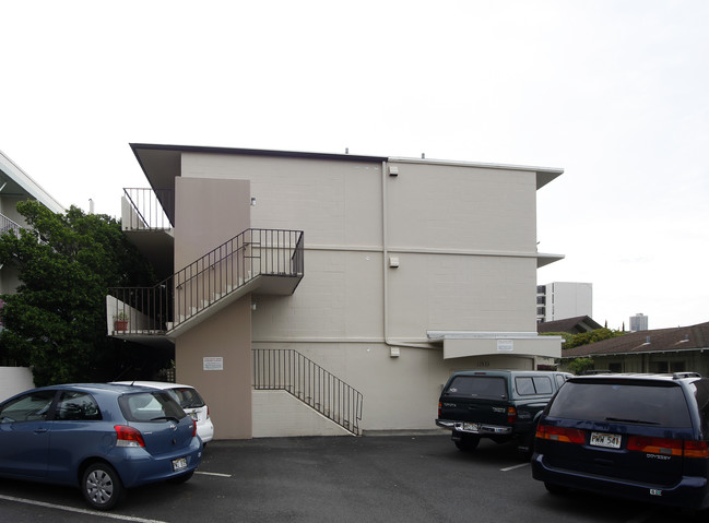 1533 Liholiho St in Honolulu, HI - Foto de edificio - Building Photo