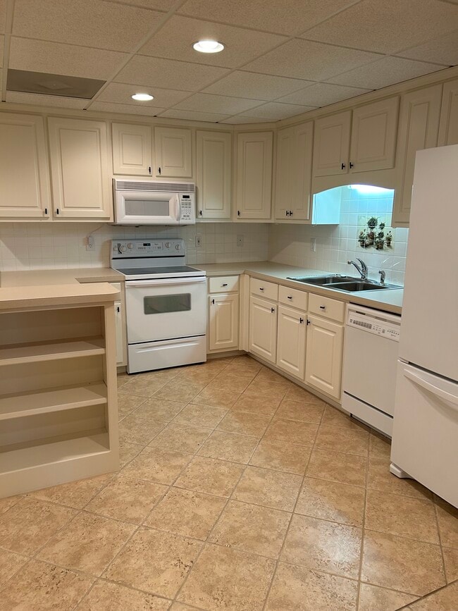 68 Westwood Cir SW, Unit Backmanapt