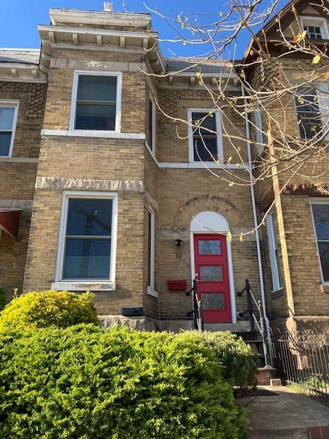 10 Q St NE in Washington, DC - Building Photo