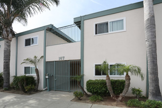 Kalorama Apartments in Ventura, CA - Foto de edificio - Building Photo