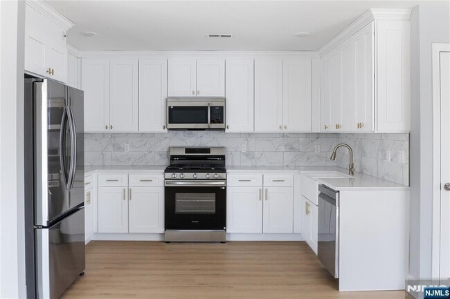 110 Madison St in Passaic, NJ - Building Photo - Building Photo