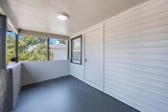 1044 18th St S in St. Petersburg, FL - Building Photo - Building Photo