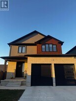 2618 Buroak Dr in London, ON - Building Photo