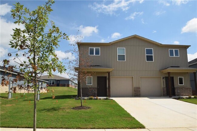 6804 Devotion Ave in Bentonville, AR - Building Photo - Building Photo