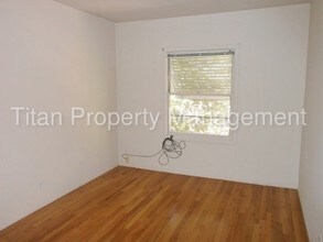 2320 G St-Unit -5 in Sacramento, CA - Building Photo - Building Photo