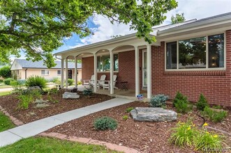 476 S Newport Way in Denver, CO - Building Photo - Building Photo